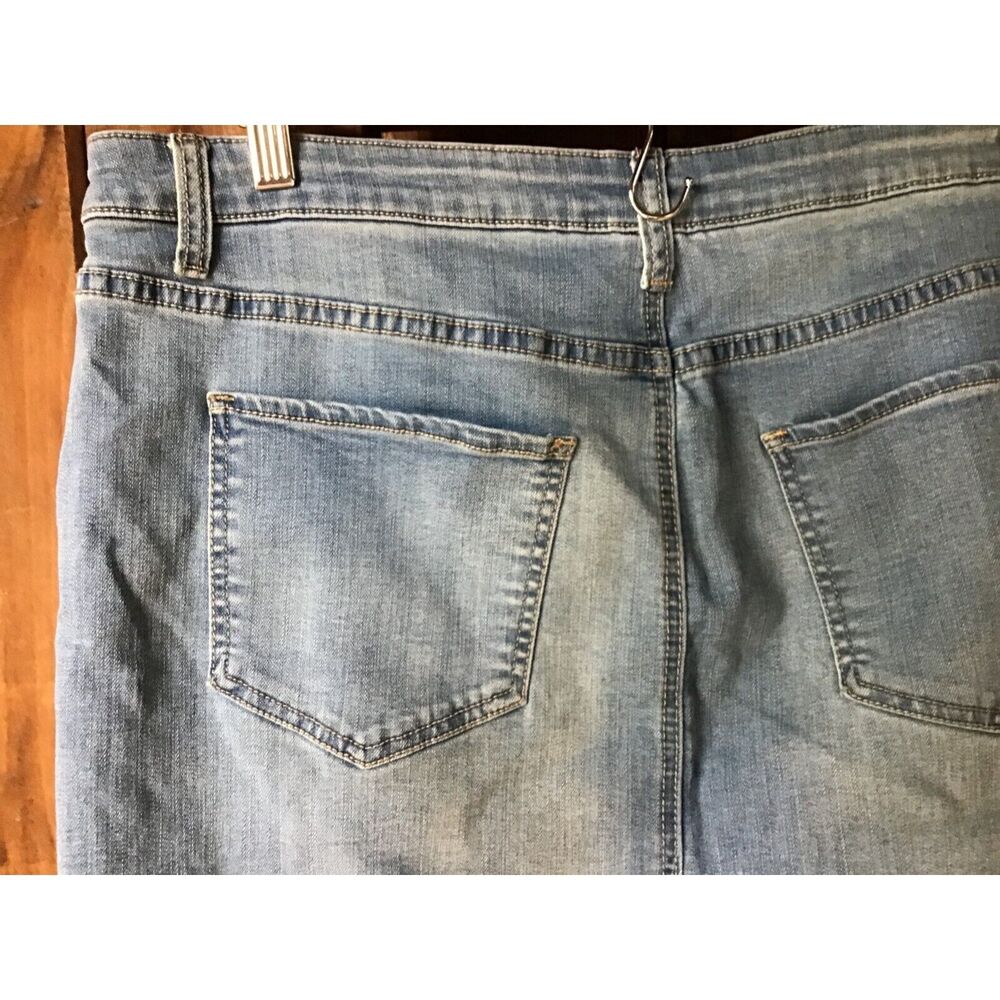 Westport Faded Blue Denim Skirt Size 16 Embroidered Floral Coastal Cowgirl - Picture 6 of 9
